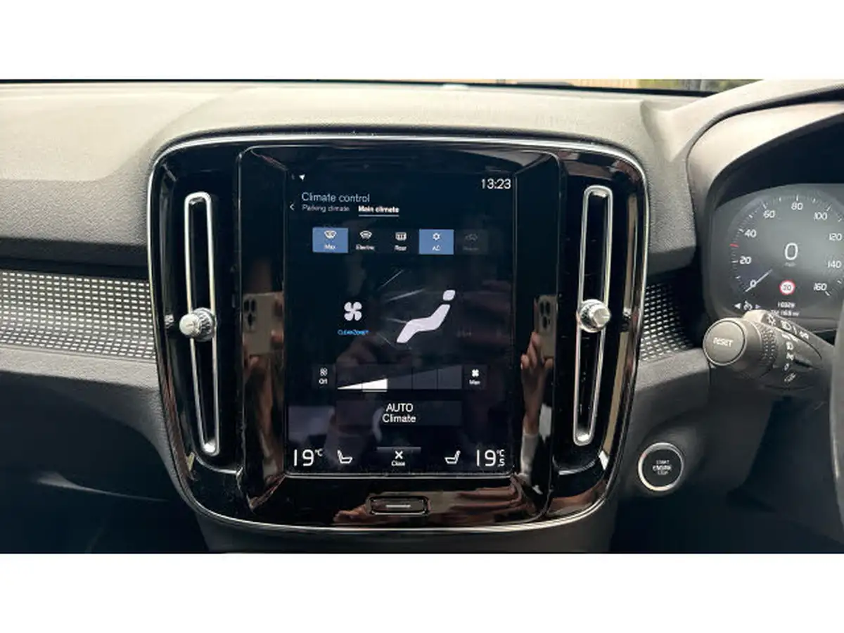 2022-volvo-xc40-15-t5-r-design-pro-big-36