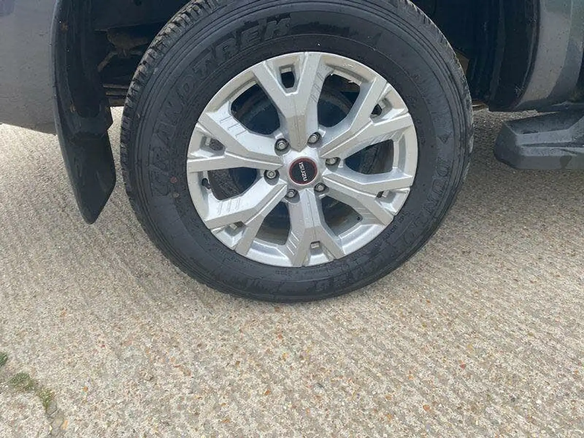2023-isuzu-d-max-19td-dl20-double-auto-big-6