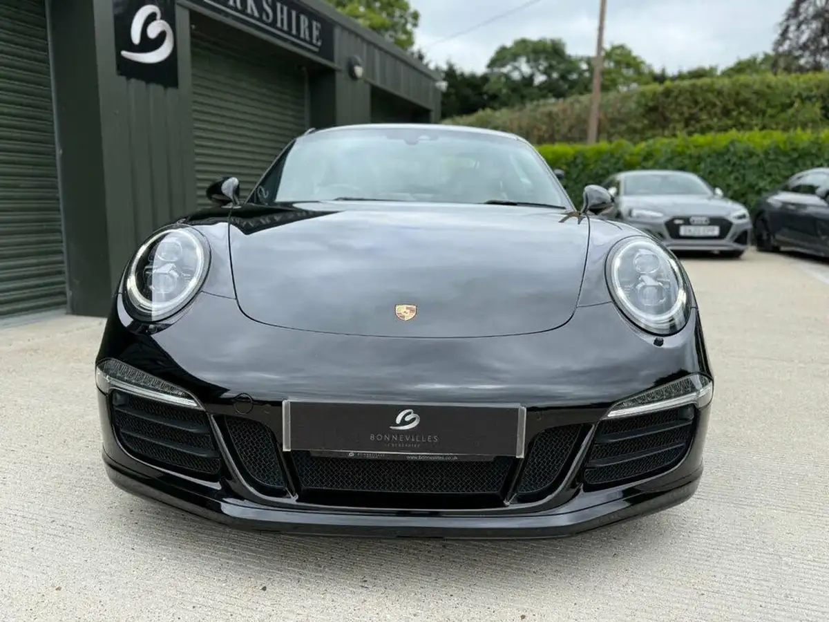 2015-porsche-911-38-carrera-gts-coupe-big-24