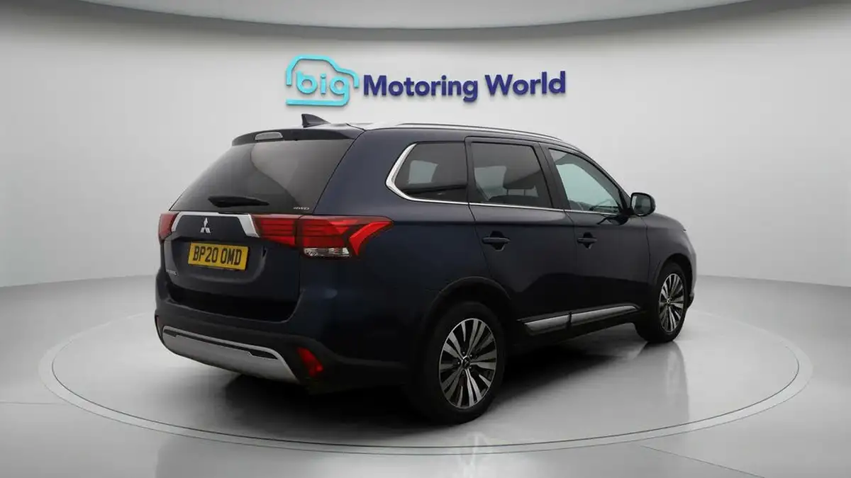 2020-mitsubishi-outlander-20-exceed-big-7