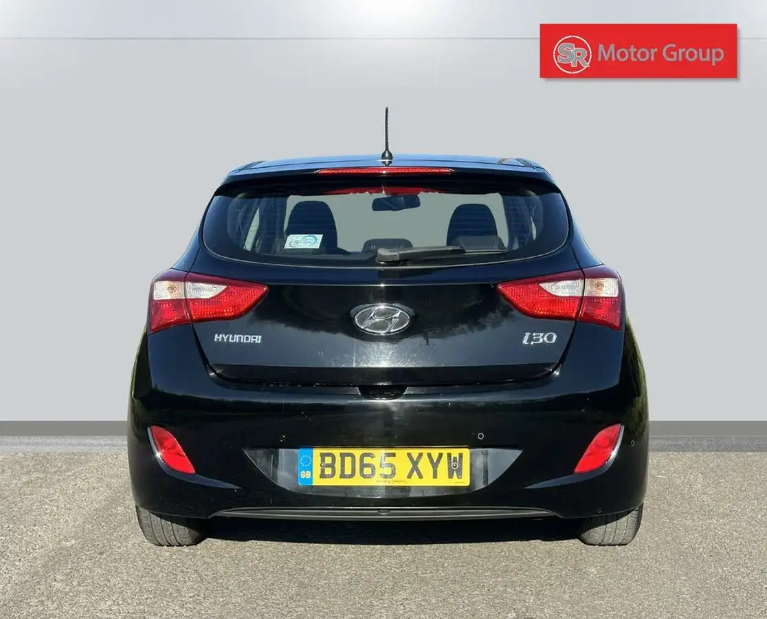2015-hyundai-i30-16crdi-se-110ps-hatchback-big-4