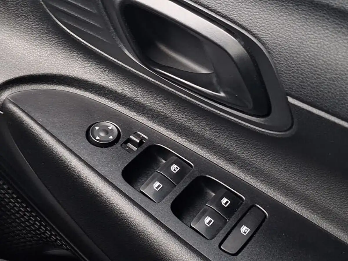 2024-hyundai-i20-10-t-gdi-advance-big-15