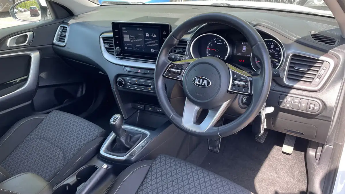 2021-kia-ceed-10-t-gdi-2-sportswagon-big-8