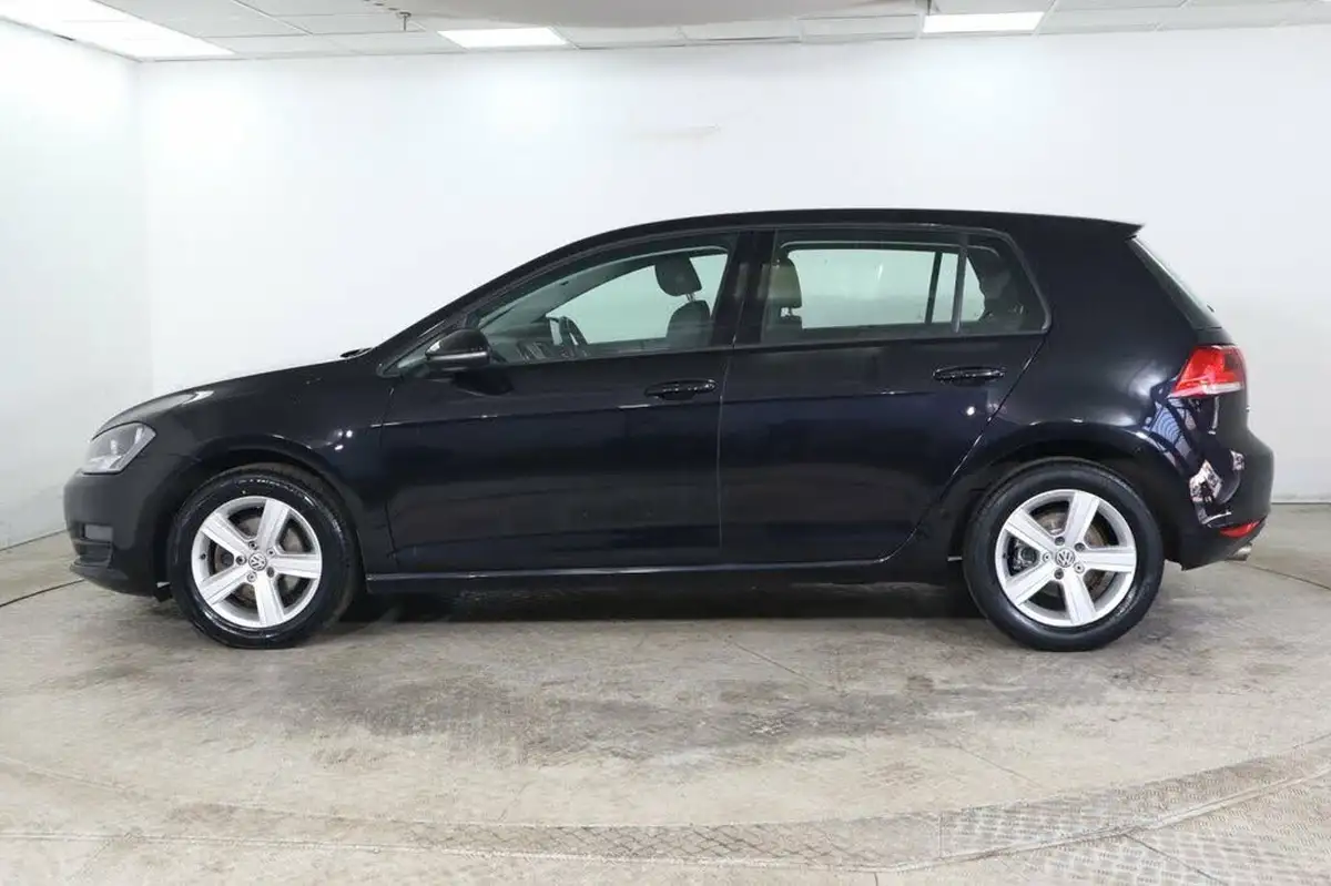 2015-volkswagen-golf-20tdi-match-bmtss-5d-dsg-big-7