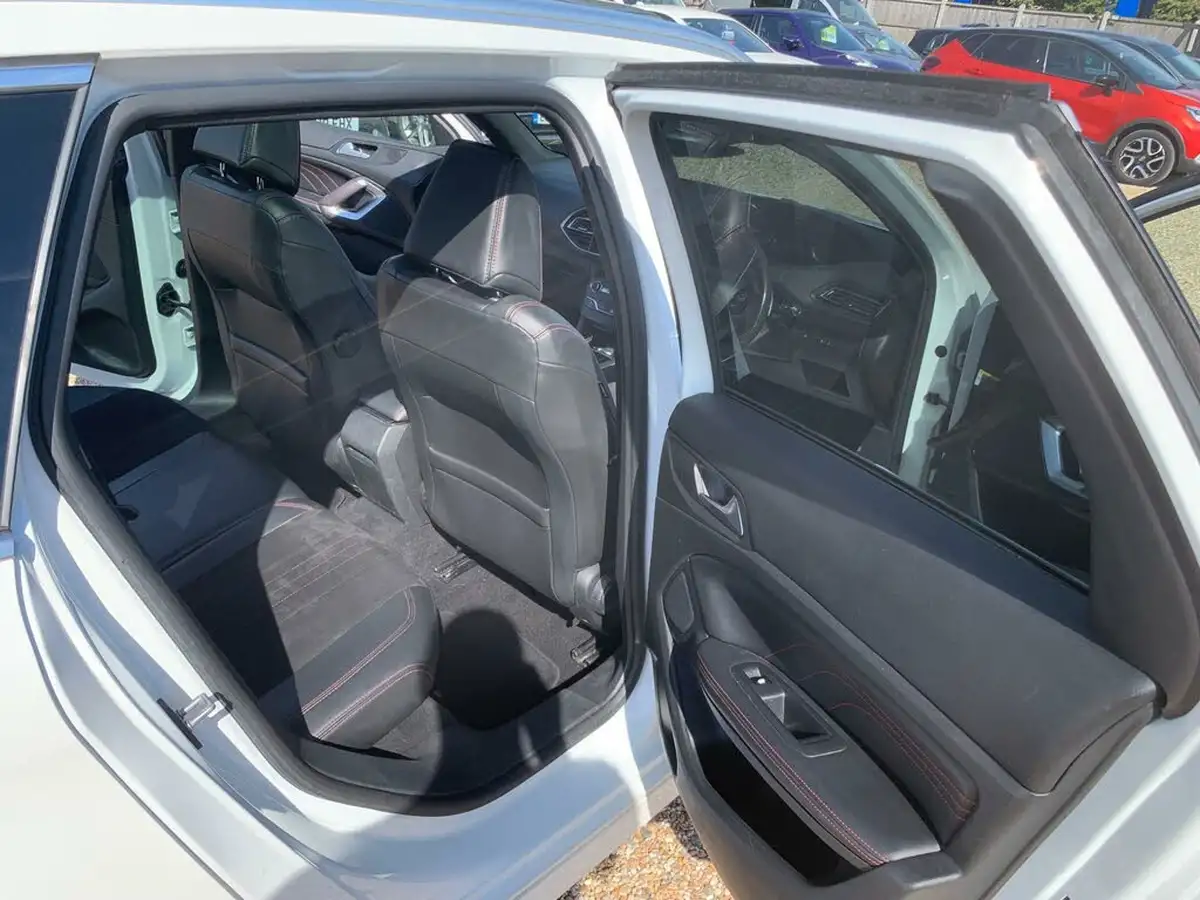 2018-peugeot-308-sw-20-bluehdi-gt-big-37