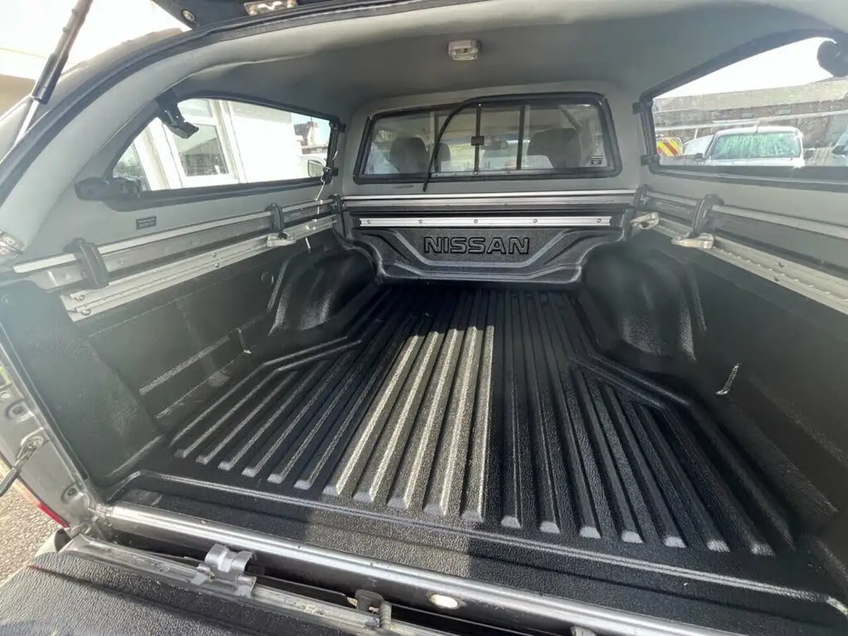 2017-nissan-navara-23dci-tekna-auto-big-43