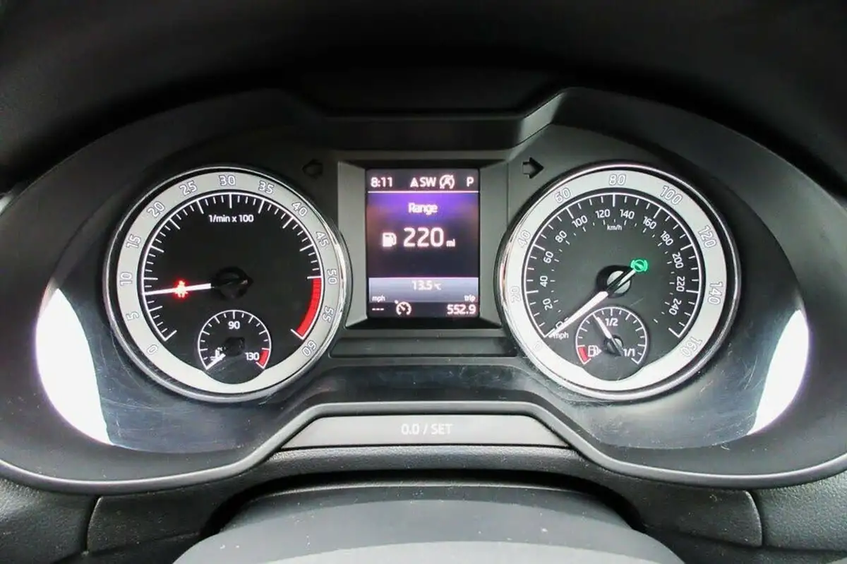 2018-skoda-octavia-20tdi-scout-184ps-dsg-big-32
