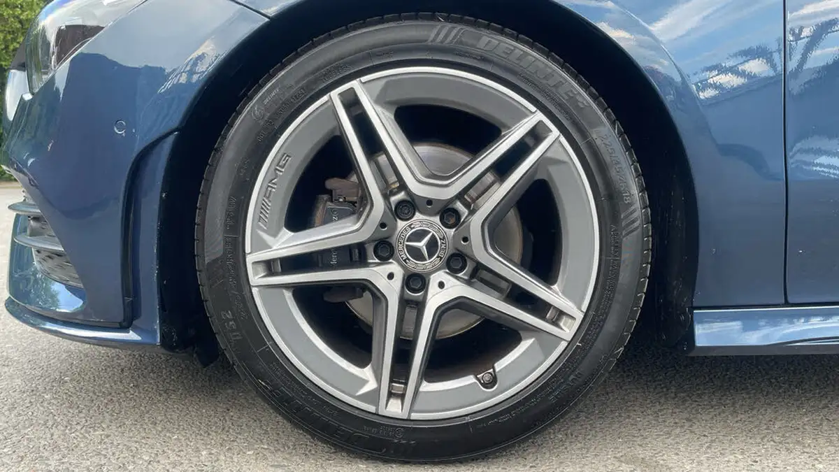 2021-mercedes-benz-cla-big-16