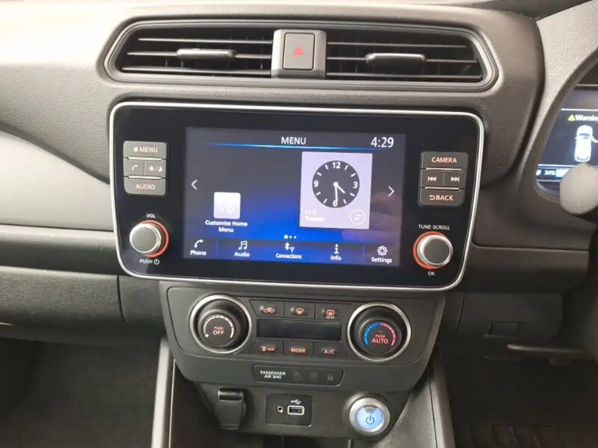 2022-nissan-leaf-e-acenta-39kwh-big-9