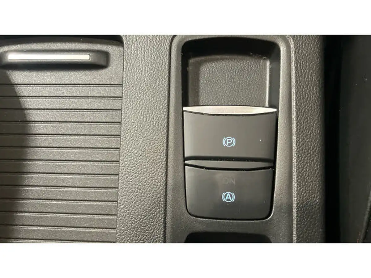 2023-ford-focus-23t-st-hatchback-big-34