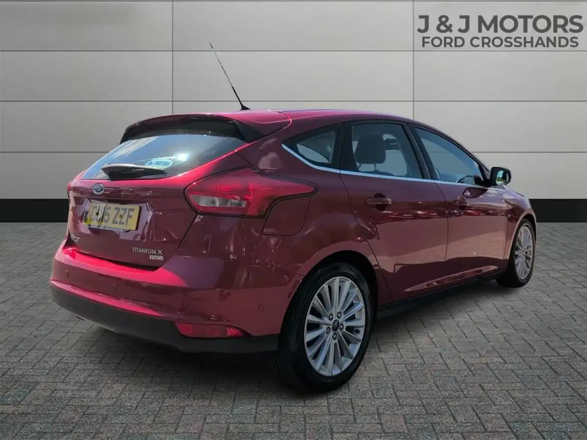 2015-ford-focus-15tdci-titanium-x-hatchback-big-6