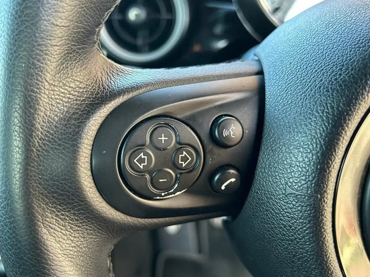 2012-mini-cooper-16-john-cooper-works-hatchback-3d-big-33