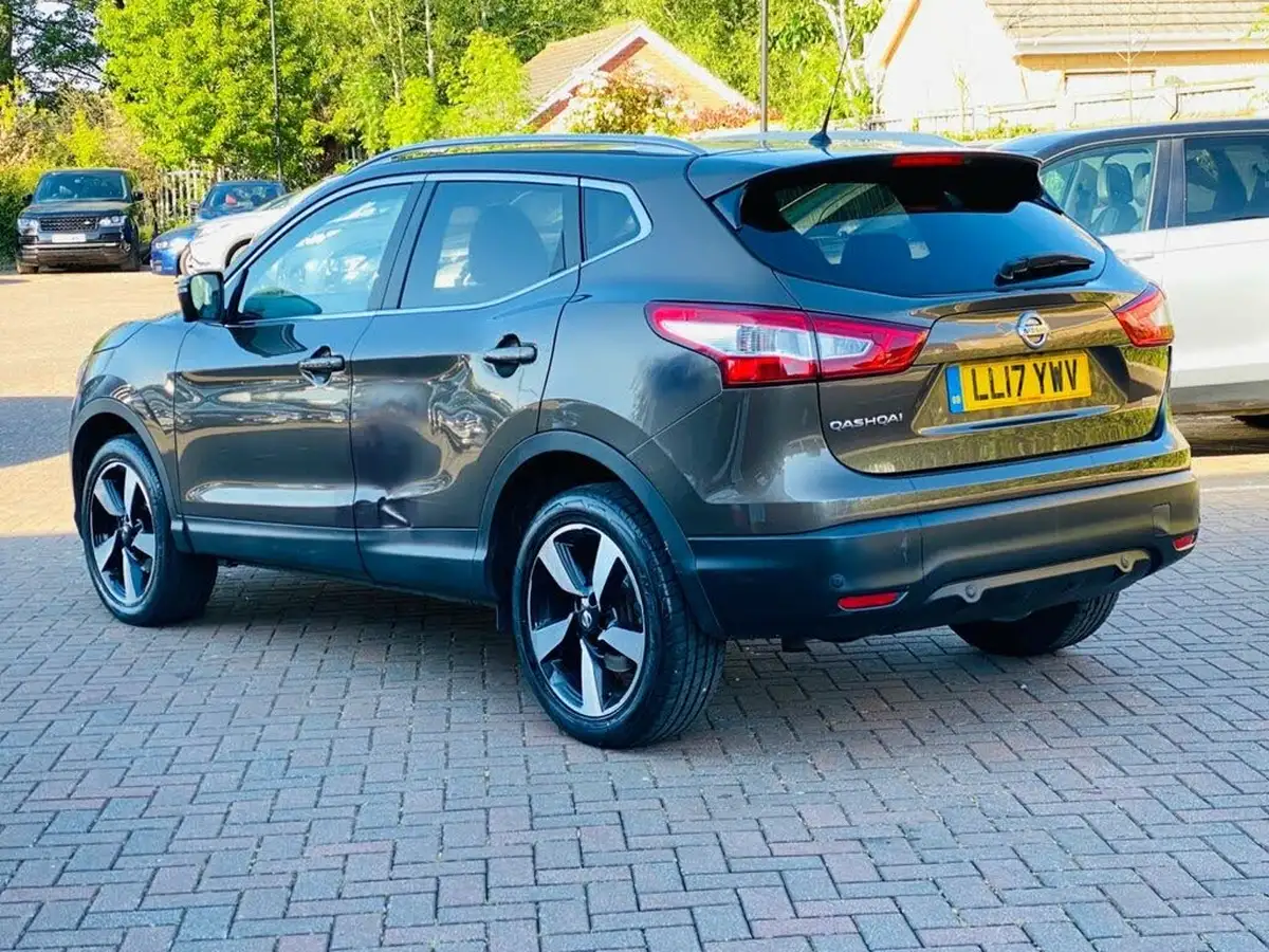 2017-nissan-qashqai-12-dig-t-n-vision-18in-big-4