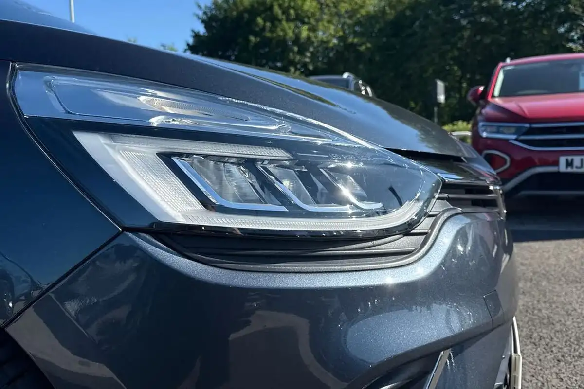 2018-renault-clio-12-tce-dynamique-s-nav-big-8