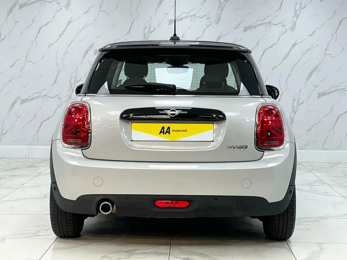 2020-mini-cooper-15-cooper-classic-nav-hatchback-3d-big-9