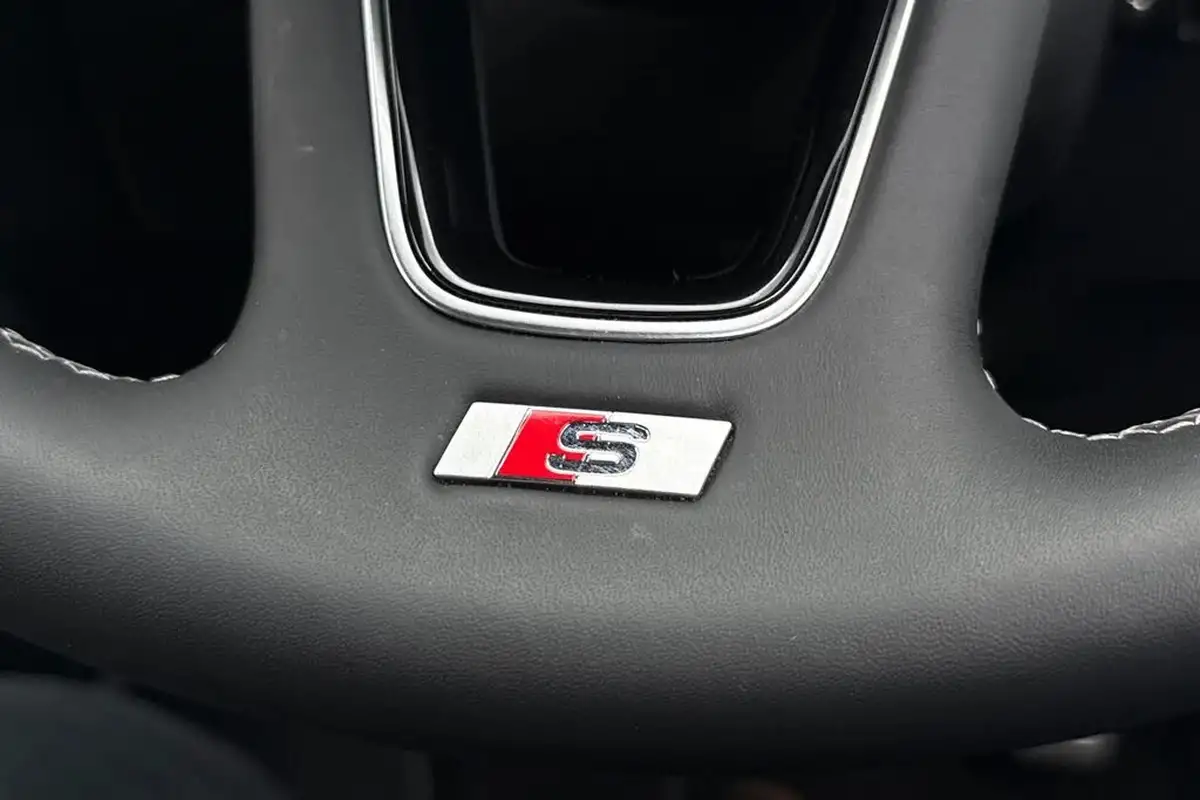 2025-audi-q2-15-35-tfsi-s-line-big-38