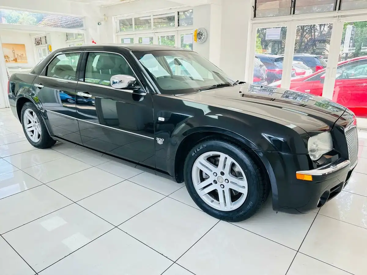 2007-chrysler-300c-30td-saloon-4d-big-9