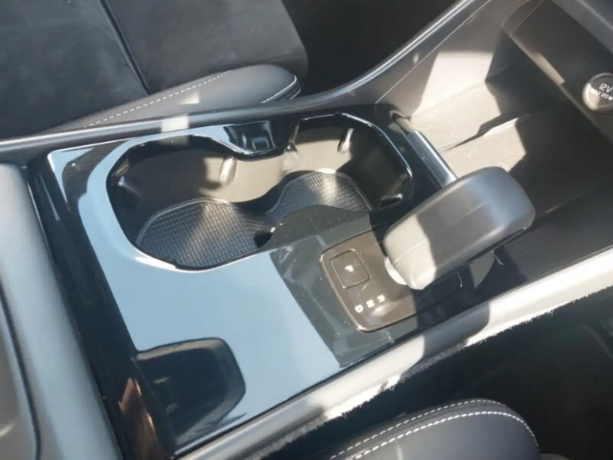 2022-volvo-xc40-e-recharge-plus-228bhp-big-18