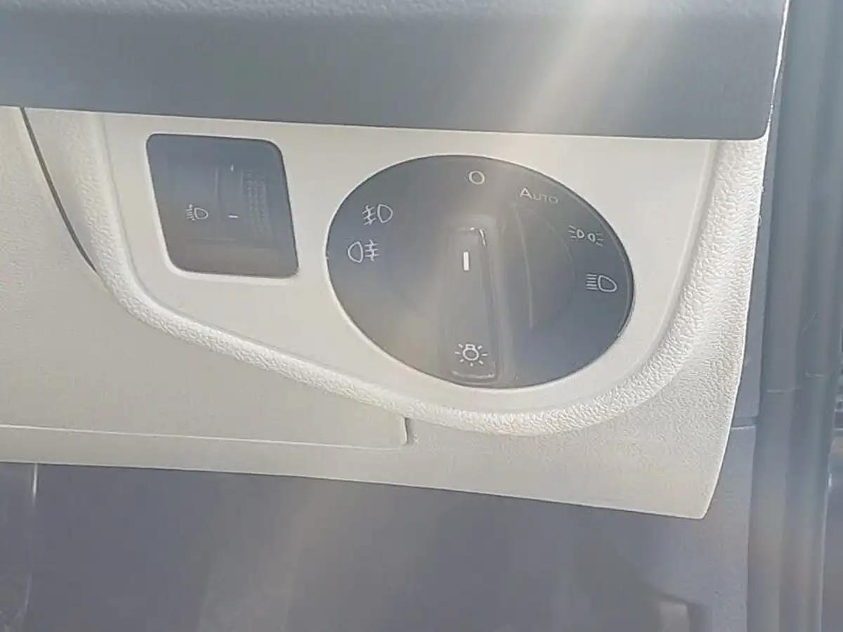 2021-volkswagen-polo-10-tsi-beats-big-14