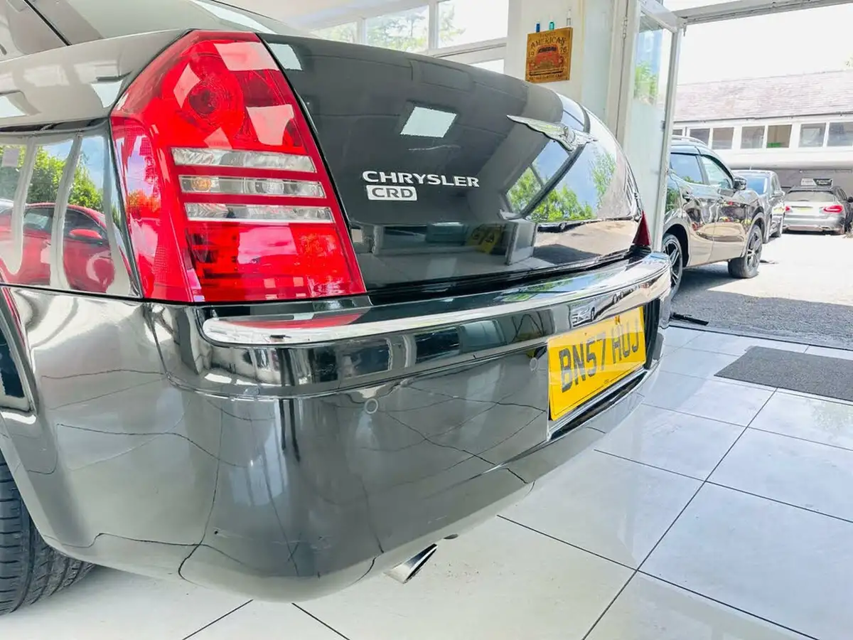 2007-chrysler-300c-30td-saloon-4d-big-37
