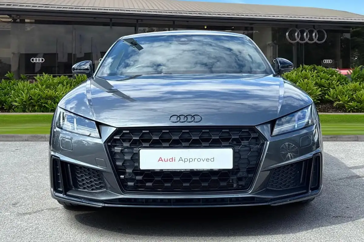2022-audi-tt-coupe-20-40-tfsi-black-edition-big-4