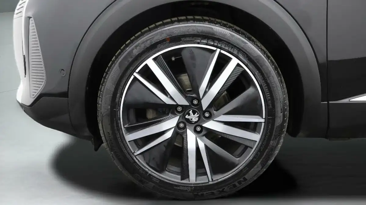 2021-peugeot-5008-suv-12-puretech-gt-premium-big-17