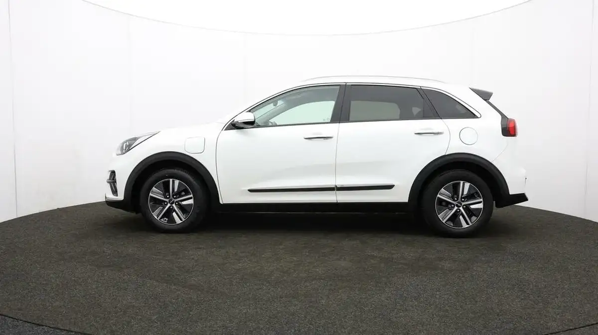 2021-kia-niro-16-gdi-phev-3-42in-cluster-big-70