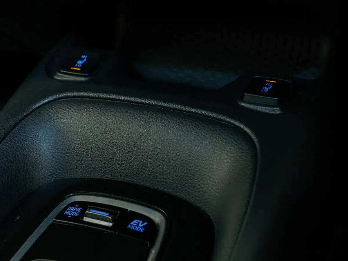 2020-toyota-corolla-20-vvt-i-design-spare-wheel-hatchback-big-15