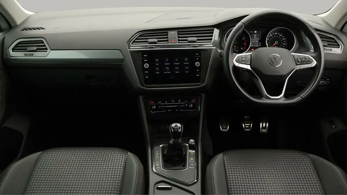 2022-volkswagen-tiguan-15-tsi-active-130ps-big-13