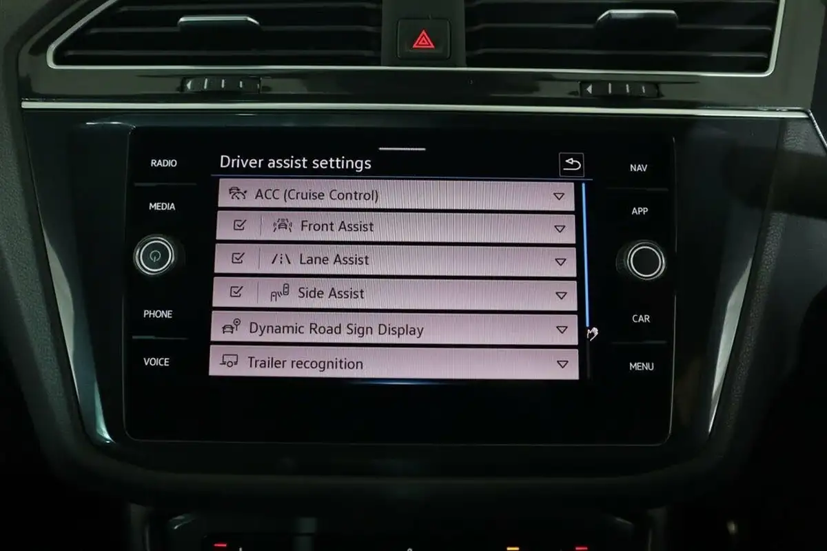 2021-volkswagen-tiguan-15-tsi-r-line-big-45