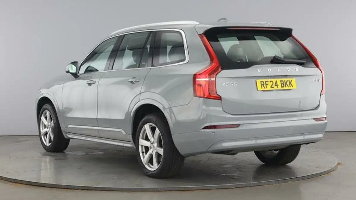2024-volvo-xc90-20-b5-core-big-2