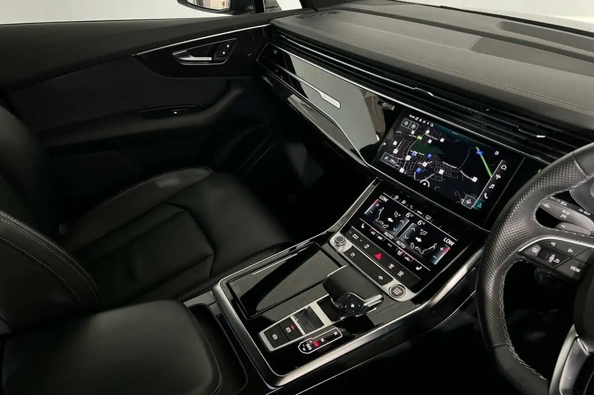 2023-audi-q7-30-55-tfsi-black-edition-big-35