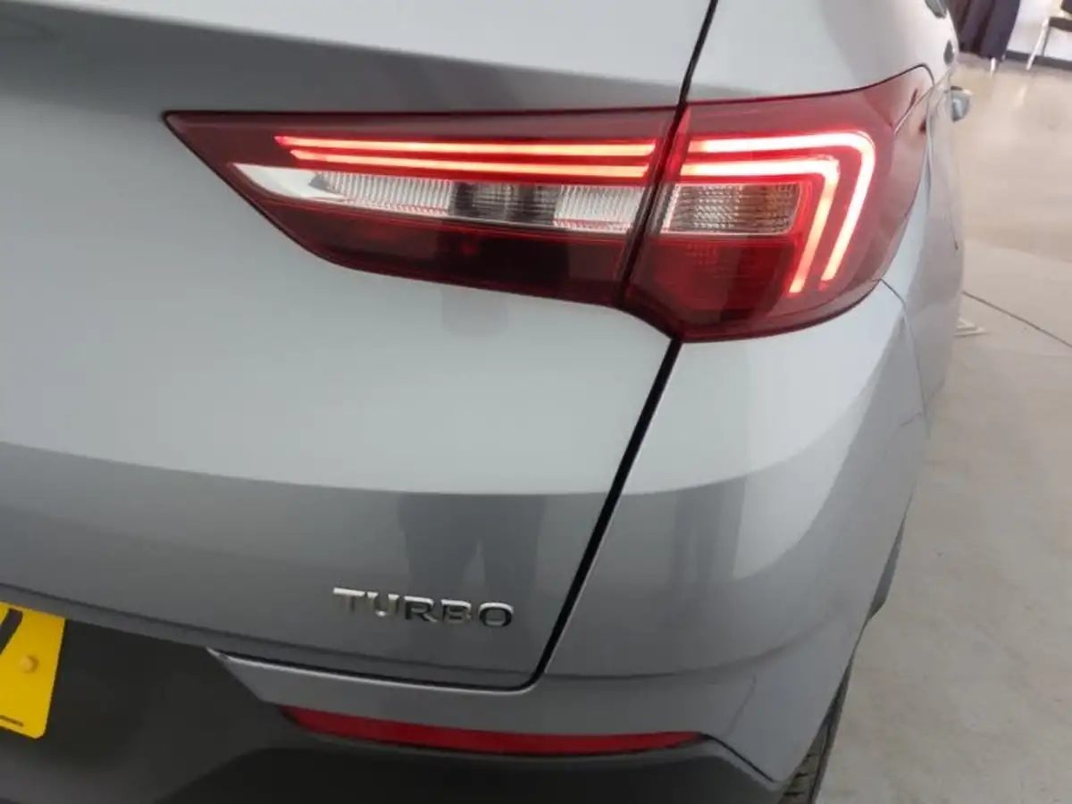2019-vauxhall-grandland-x-12-se-ss-big-13