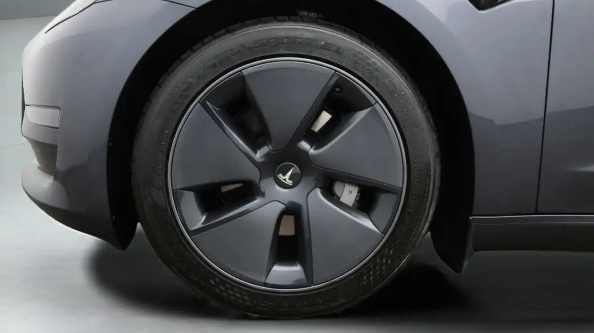2022-tesla-model-3-e-long-range-big-18