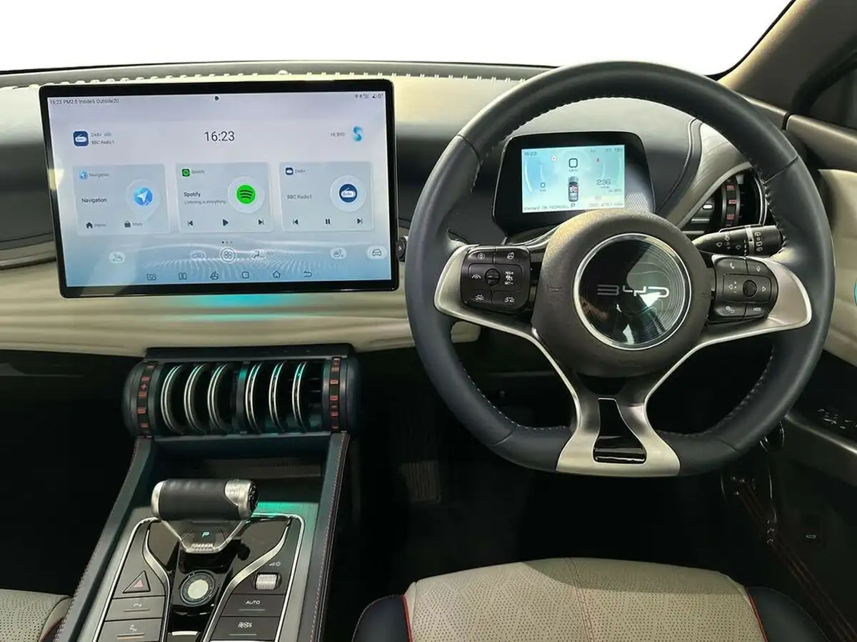 2024-byd-atto-3-e-design-big-15