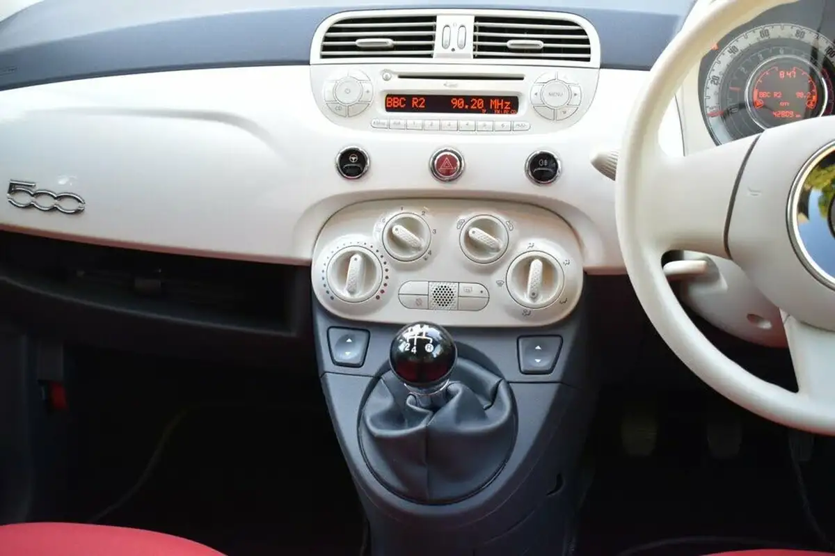 2014-fiat-500-12-pop-big-10