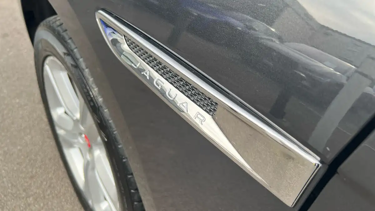 2017-jaguar-f-pace-30td-portfolio-big-19