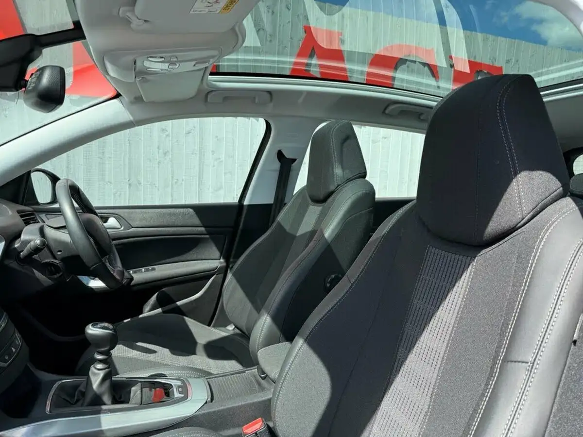 2020-peugeot-308-12-puretech-allure-130bhp-big-1