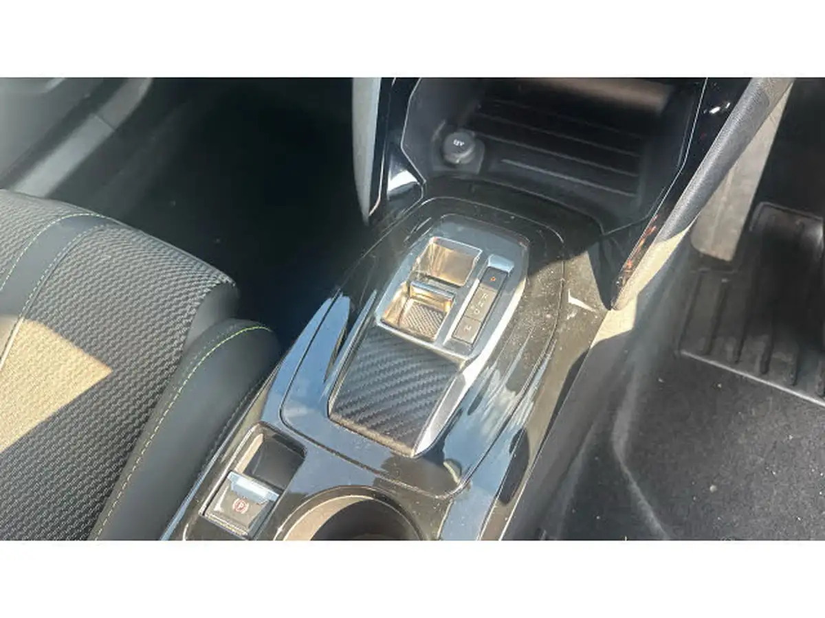 2024-peugeot-2008-suv-12-puretech-gt-130ps-eat8-big-12