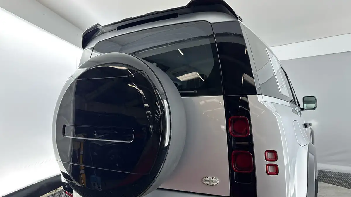 2020-land-rover-110-defender-20-d240-s-110-big-24
