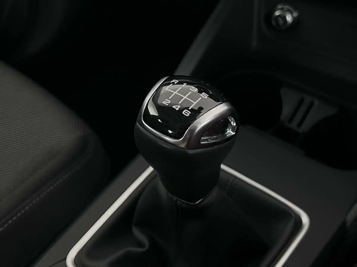 2021-audi-q2-10-30-tfsi-sport-big-36