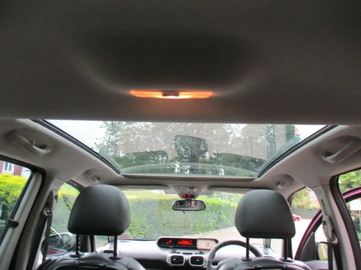 2016-citroen-c3-picasso-12-puretech-platinum-big-16