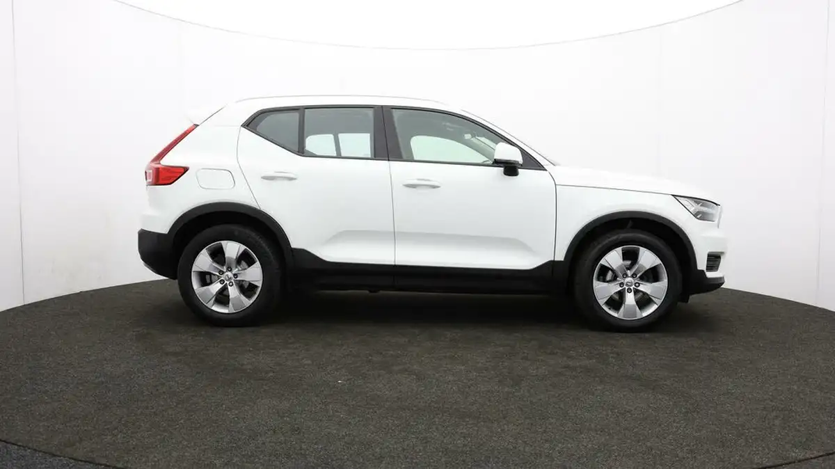 2020-volvo-xc40-20td-d3-momentum-geartronic-big-38