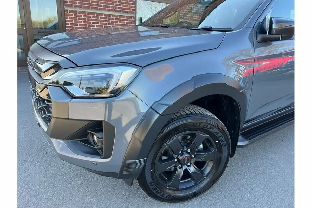 2025-isuzu-d-max-19td-v-cross-steel-edition-auto-big-7