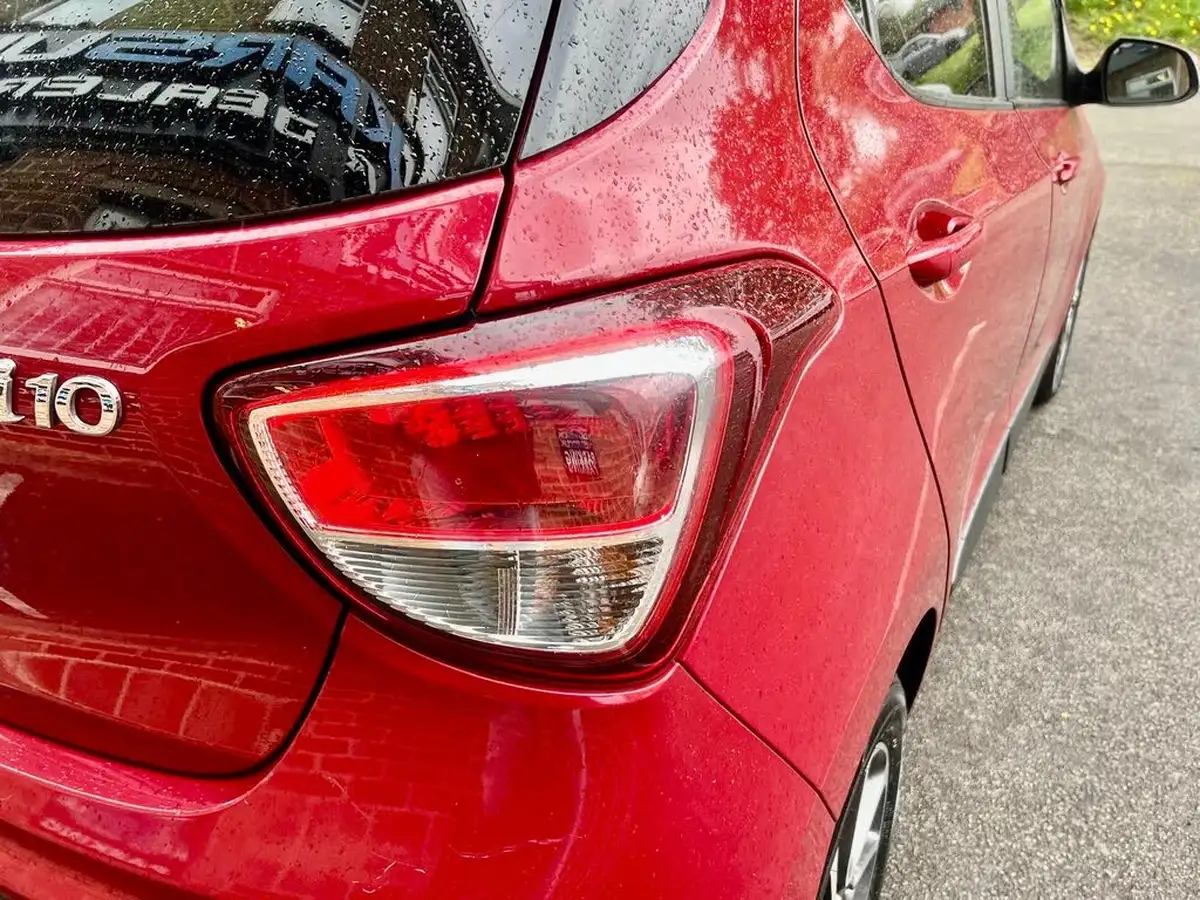 2017-hyundai-i10-10-premium-big-28