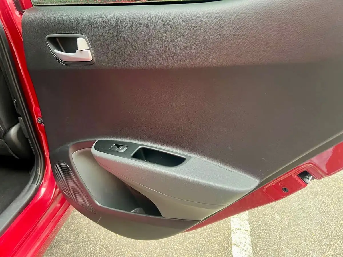 2017-hyundai-i10-10-premium-big-52