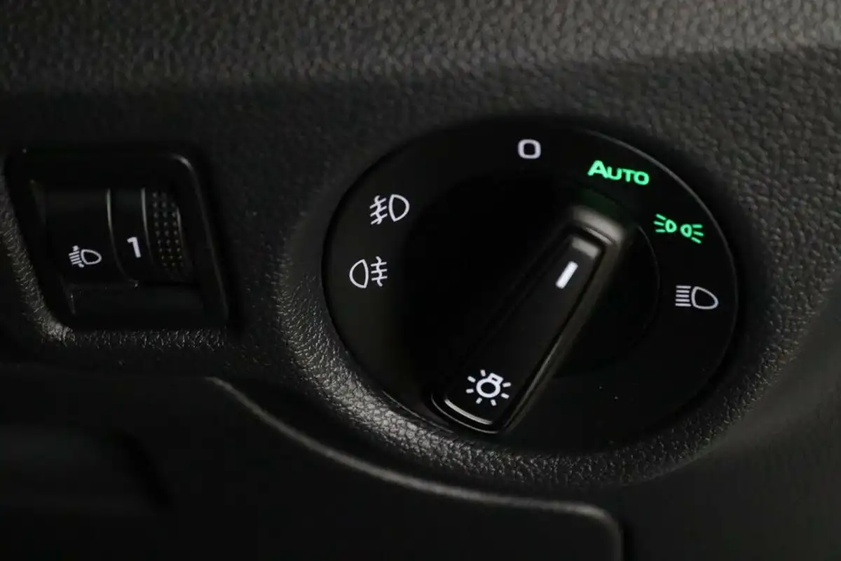 2024-skoda-kamiq-10-tsi-se-95ps-big-15