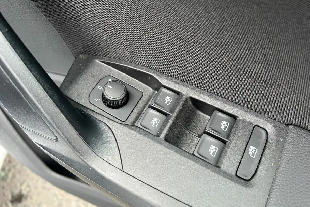 2022-seat-ibiza-10-tsi-fr-edition-95ps-big-18
