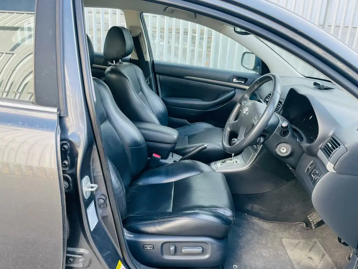2007-toyota-avensis-20-t-spirit-hatchback-5d-auto-big-9