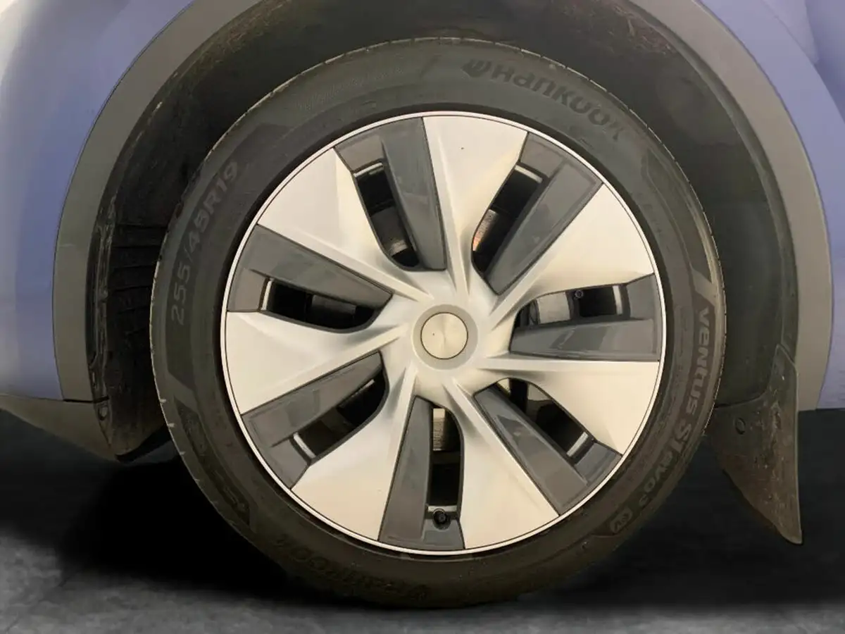 2023-tesla-model-y-e-rwd-big-31